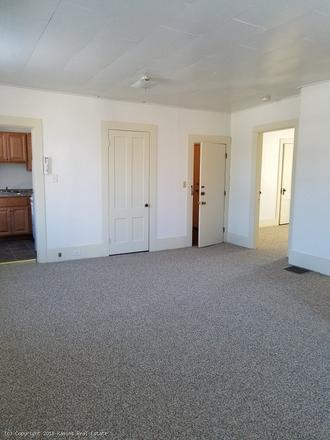 Entry - 34 Spring St #8 Amherst Apartments