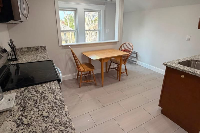 Kitchen - Available Sublet 1 bedroom in furnished Apartment
