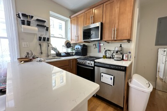 living - BEAUTIFULLY UPDATED 4 BED, NO BROKER FEE! 9/1/26!!