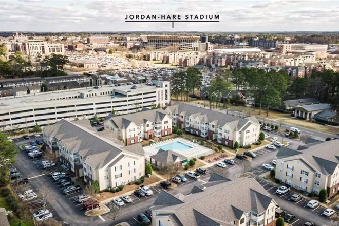 Outside View of Edge West Apartments Complex - Edge West Apartments