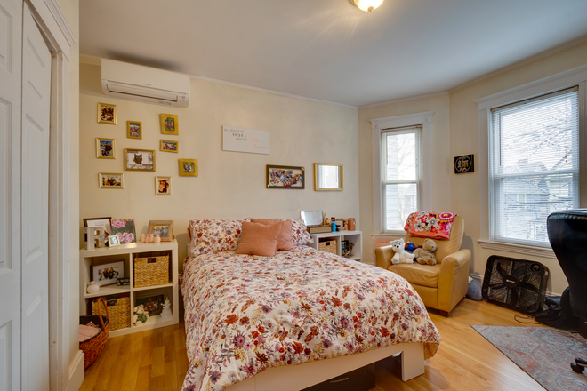 front right room - Furnished 4BR/2BA, graduate students building, close walk to BU buildings, Quiet environment, No Fee