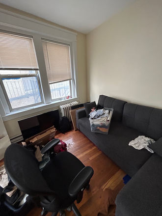 Living - Studio in Kenmore No Brokers Fee Apartments