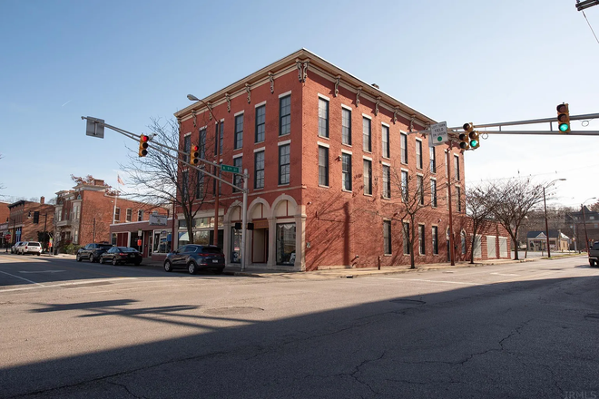 Exterior Building View. Unit H is the Top Floor Corner closest to the camera. Includes 3 windows on the front and 4 on the side. - Downtown Lafayette Condo with High Ceilings and a Walkable Neighborhood