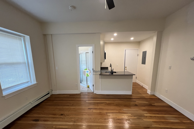 1 - AVAIL NOW-Incredible Packards Studio, H/HW inc. No Broker Fee!