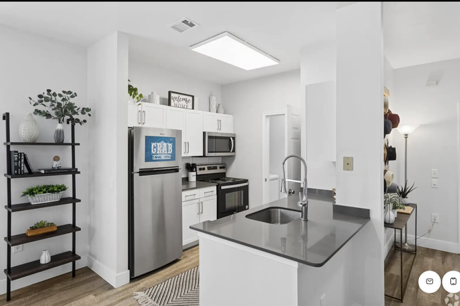 Kitchen/Entry area - The Pointe at State College