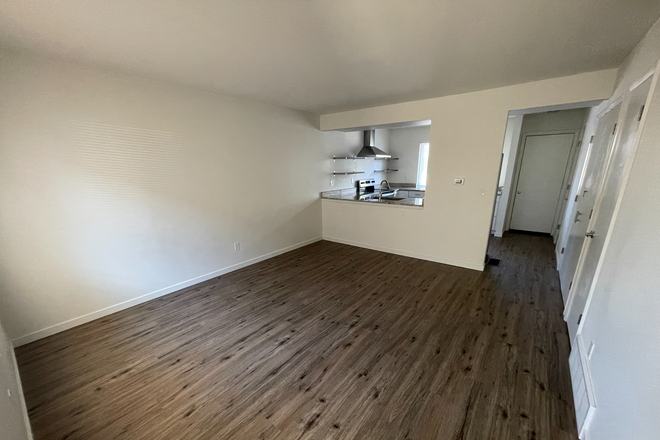 2 - AVAILABLE 6/5: 1610 Garfield Ave #1 Apartments
