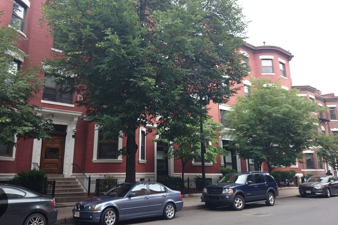 Gainsborough St View - 1 Bedroom Sublet Dec 1 - Aug 31