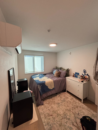 Bedroom - SPRING 2027 SUBLET ON THE HILL, Marine St