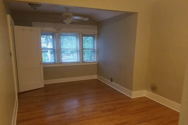 Bedroom - Furnished House Near Campus