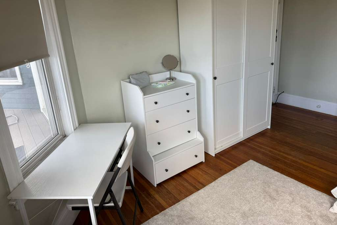 Bedroom - UNFURNISHED - Spacious, Sunlit Room in Charming 3BR Near Harvard SEAS & HBS Apartments