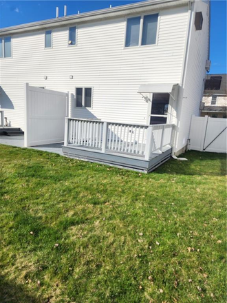 Back Deck - 44 Nellie Street Duplex