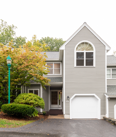 Front of Townhouse - Beautifully Furnished Townhouse Close to Brandeis and Bentley
