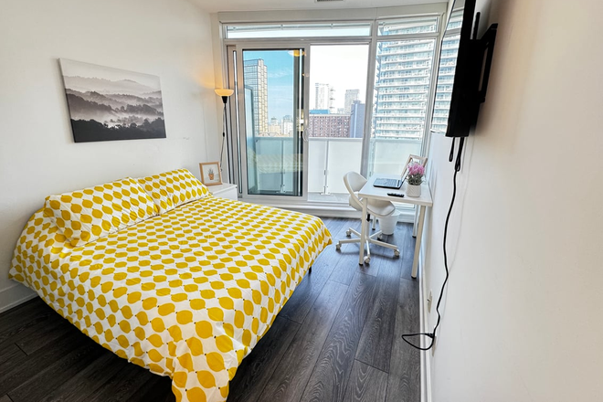 Master Room - Bedroom - Fully Furnished Private Rooms | Downtown Near Wellesley Station & TMU