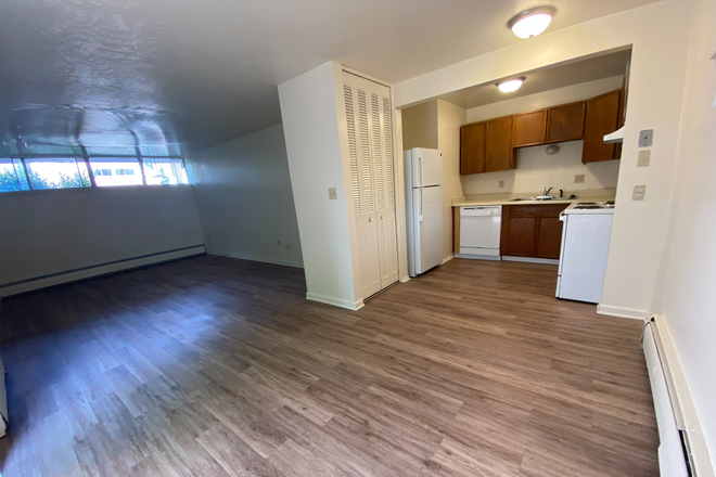 2 - AVAILABLE 8/5: 2655 Mapleton Ave #103 Apartments