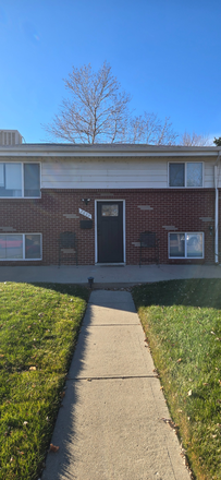 Front of house - Spacious 4BR Home Near Anschutz with Huge Yard. Furnished or Unfurnished