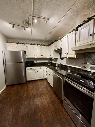 3 - Renovated 2 bed, 2 bath in condo building with pool & gym