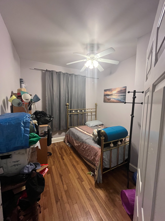1st floor bedroom (has closet) - Classic Philly Rowhome near Drexel, the Art Museum, Upenn, and public transportation to Center C