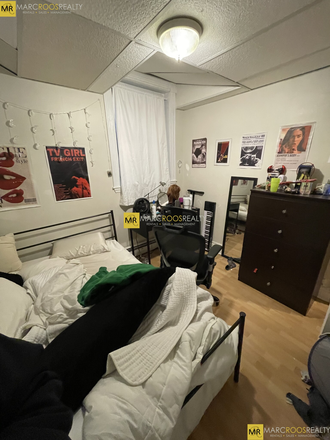 Living Space - Charlesgate East 3 Bed No Living Room Condo