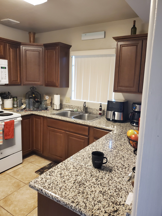 Kitchen - UA Med ctr - large2 bd -2 blks from Med Ctr/U of A; patio, W/D, AC recently remodeled