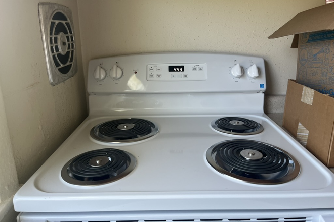 Kitchen - Sublease Available (End of May – End of August) Apartments
