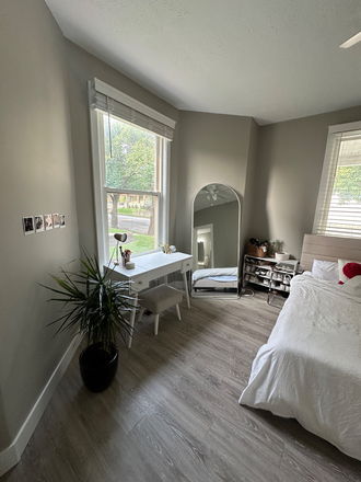 Bedroom - Female Lease Takeover – $675 – Private Bed/Bath, Laundry & Free Parking Apartments