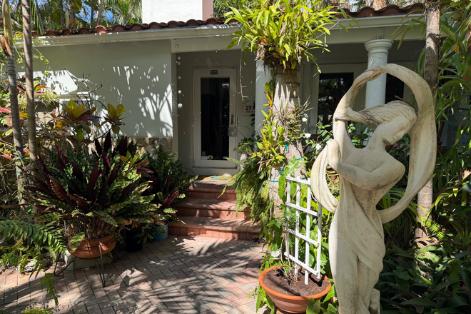 Front yard - Very Clean bright and secure efficiency in a desirable neighborhood in Coconut Grove