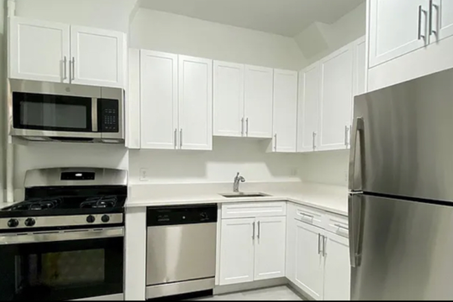 Kitchen - Brighton Avenue Apartment