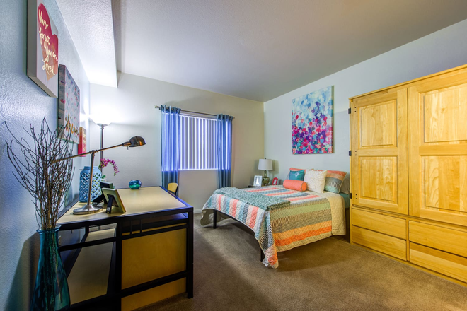 bedroom - Grandmarc UCR Apartments