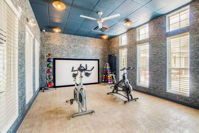 Fitness room - Northgate Lakes apartment close to campus (3 months free rent!!!)