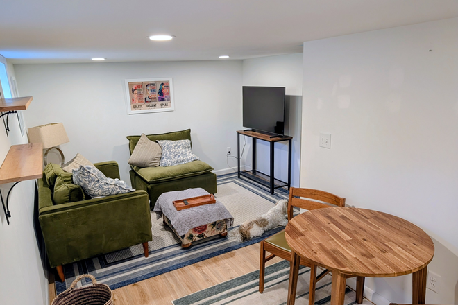Private living space - Furnished room House