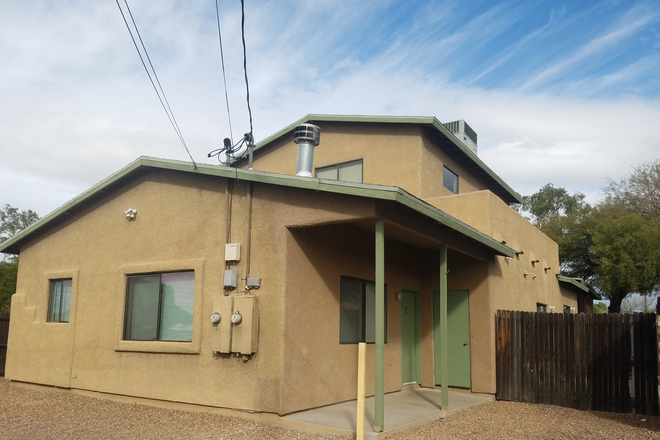 Front of the home - Stunning 5 Bedroom 3 Bath Home for $3200