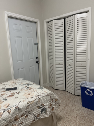 - Bedroom with own Nice Bathroom and Independent Exterior Entrance, in The Roads near Brickell.