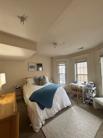 Bedroom - Spacious Room in House on the Hill (balcony w/ flatiron view) *SUMMER SUBLET*