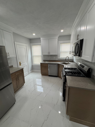 Call NOW for showings! 617-236-8600 - HAMILTON RD - *NO FEE* ROOMS AVAIL *NOW OR 9/1/2026* IN NEW RENO 4BR/2BA NEAR TFTS W/ LNDRY IN BLDNG
