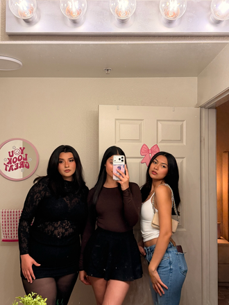 Roomies<3 - La Jolla Crossroads