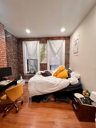 Bedroom - Spacious 5 Bed 2 Bath on Cortes St Apartments