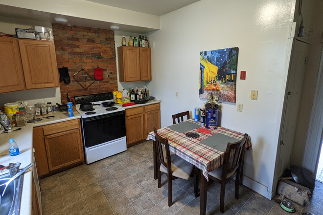 kitchen - Amherst Umass bus route, Two bedroom apartment