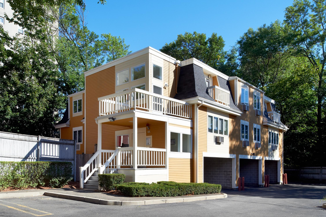 Street view - HUH Summer Sublet in 8A Mount Auburn Street