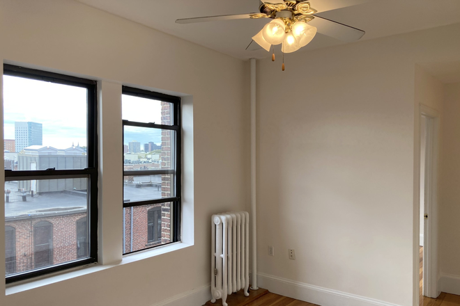 Living Room - 2 Bedroom Apartment on Westland Ave - Available NOW!