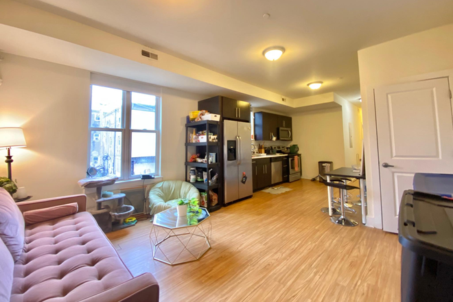 kitchen - 1622 W Jefferson St #2