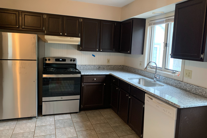 Kitchen - 150 Old Amherst Road House
