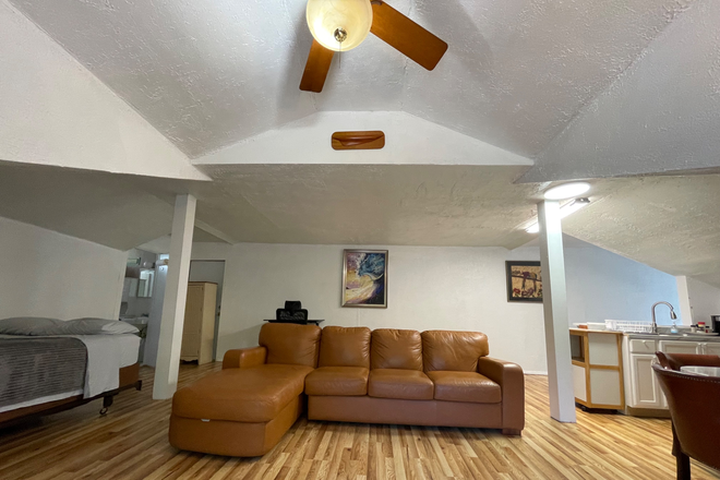 living room - Charming Fully Furnished 1 bedroom studio