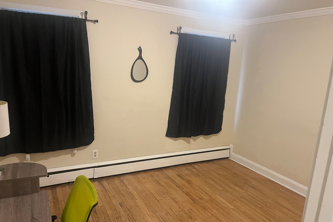 Bedroom - Waverly Master Bedroom - utilities included Townhome