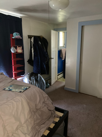 Bedoom - Quiet, clean 1 bedroom, 1 bath Apartment. Only 1.5 miles from UCONN
