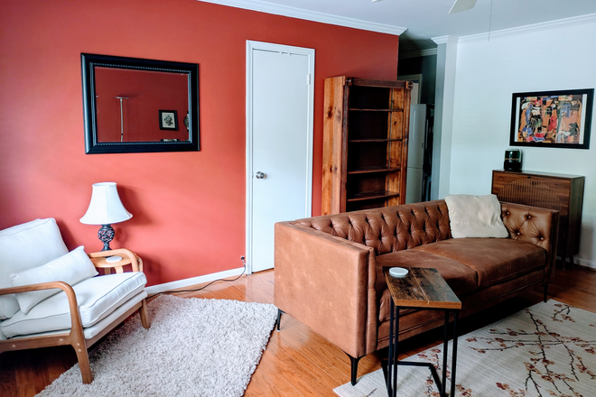 Living room - Furnished 2BR/1BA Condo with Washer/Dryer & Gigabit Internet - North Decatur