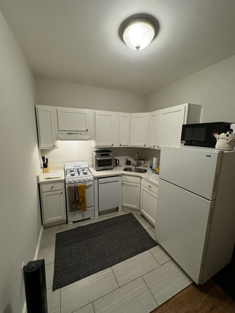 LIVING - LOCATION!!! 2 BED WITH HEAT AND HOT WATER INCLUDED! 9/1/26! Apartments