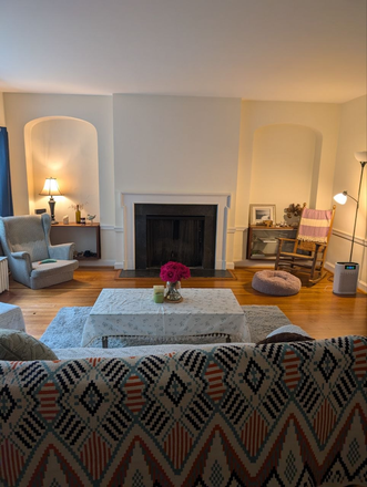 living room - Spacious townhouse close to campus