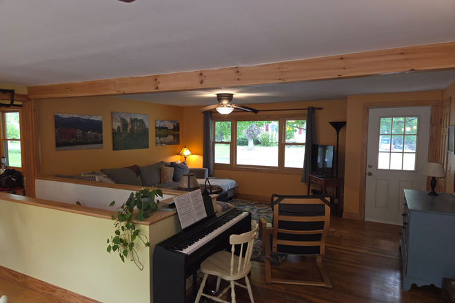 open living room - 4 bedroom house near UMass looking for 2 male students (grad or upperclassmen)