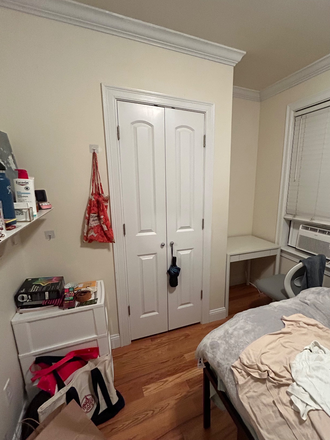 Bedroom - Brownstone on Quiet Street Close to Campus