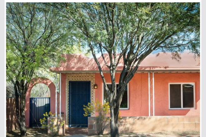 Modernized Classic Mid-Century Adobe Home (3bed/2ba) with Covered Patio, Fenced Yard(s), Pets OK, Washer/Dryer, Randolph Park/El Con Mall - Midtown 3/2 home, with 2 private entrances, fenced yards, patio, Randolph Park, El Con an